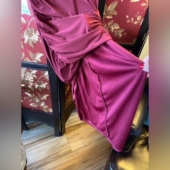 BRAND NEW BADGLEY MISCHKA RUCHED HALTER-NECK COCKTAIL DRESS- BURGUNDY SZ 0-4 - Picture 13 of 16